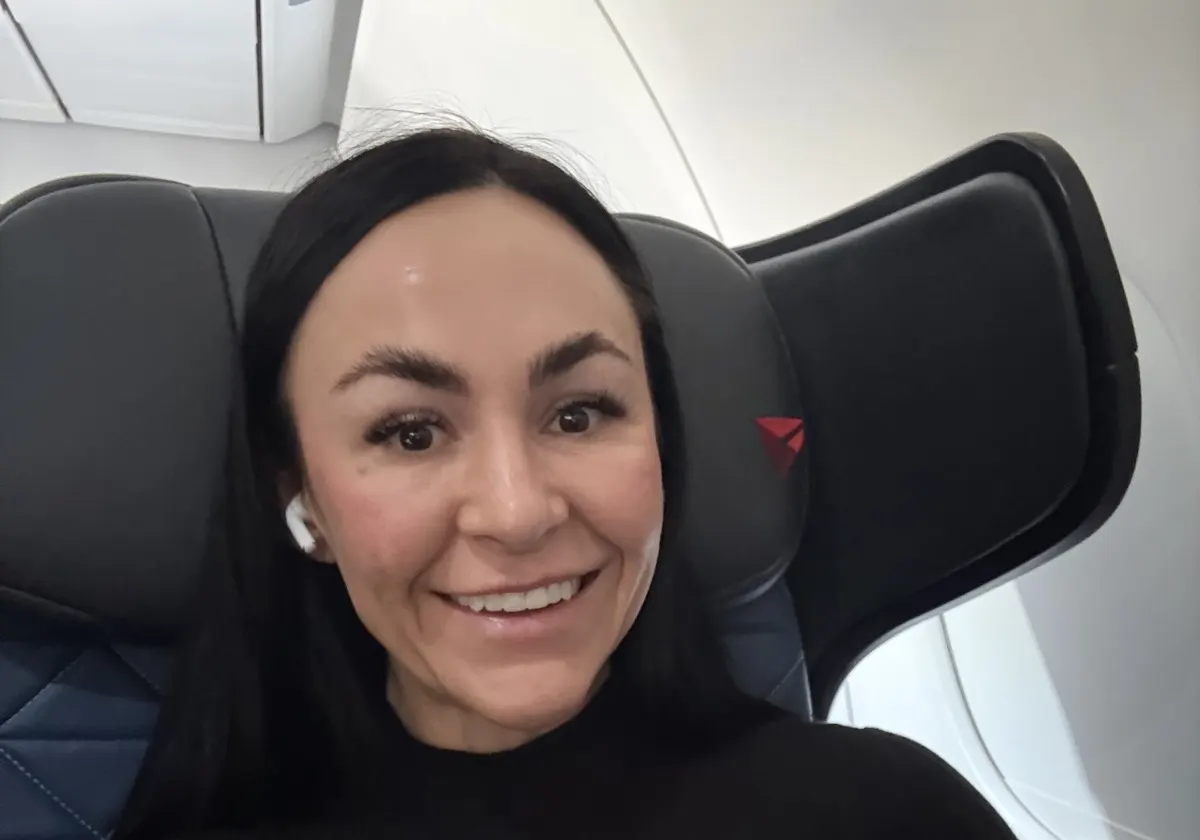 Val in transit on a flight